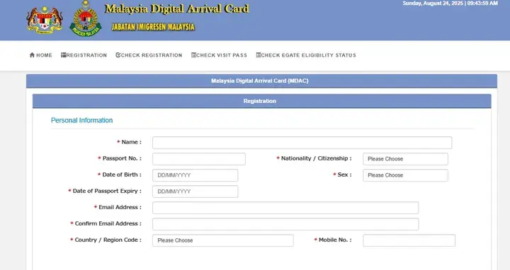 Malaysia Digital Arrival Card registration form with personal information fields on the Jabatan Imigresen Malaysia website.