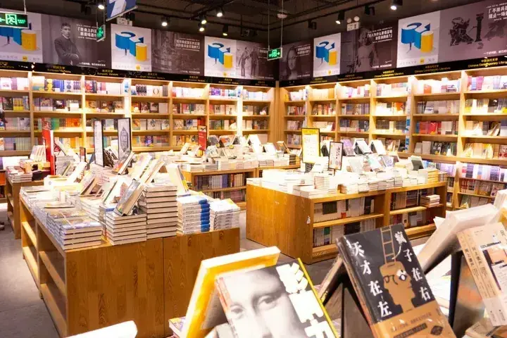 【新聞】紀伊國屋書店於達曼薩拉柏維雍高層開設新店！