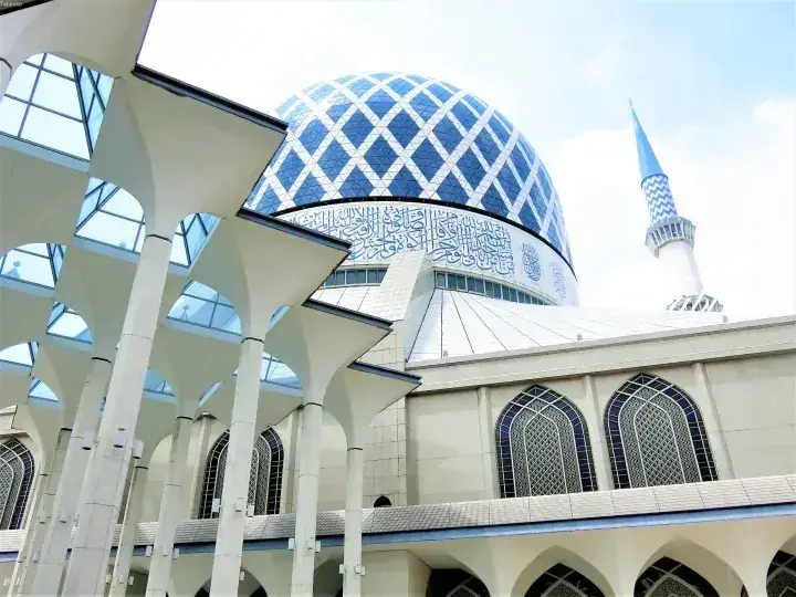 Blue Mosque Shah Alam (The Largest Mosque) [Travel to Malaysia]