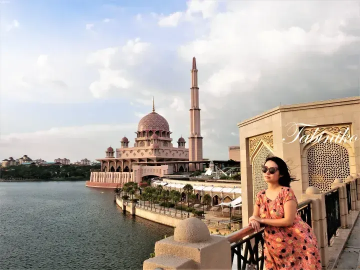 Putra Mosque (Pink Mosque) in Putrajaya [Travel to Malaysia]
