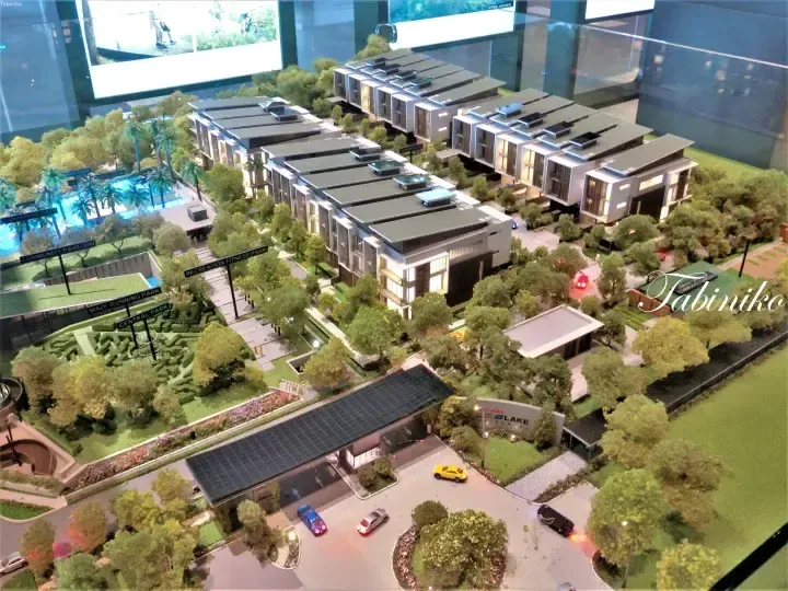 Architectural model of Sunway Geo Lake showcasing modern townhouses, a central park, and community amenities.