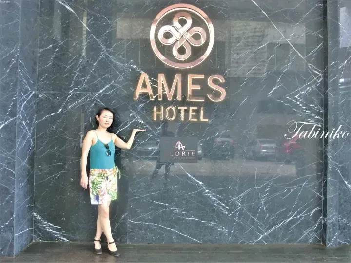 AMES HOTEL in Melaka: A 5-Star Stay with Stylish Adult Time at the Rooftop MOONBAR at Night [Hotel in Malaysia]